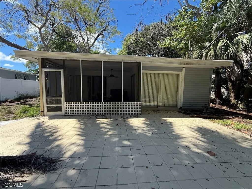 1435 Alcazar Avenue Fort Myers FL 33901