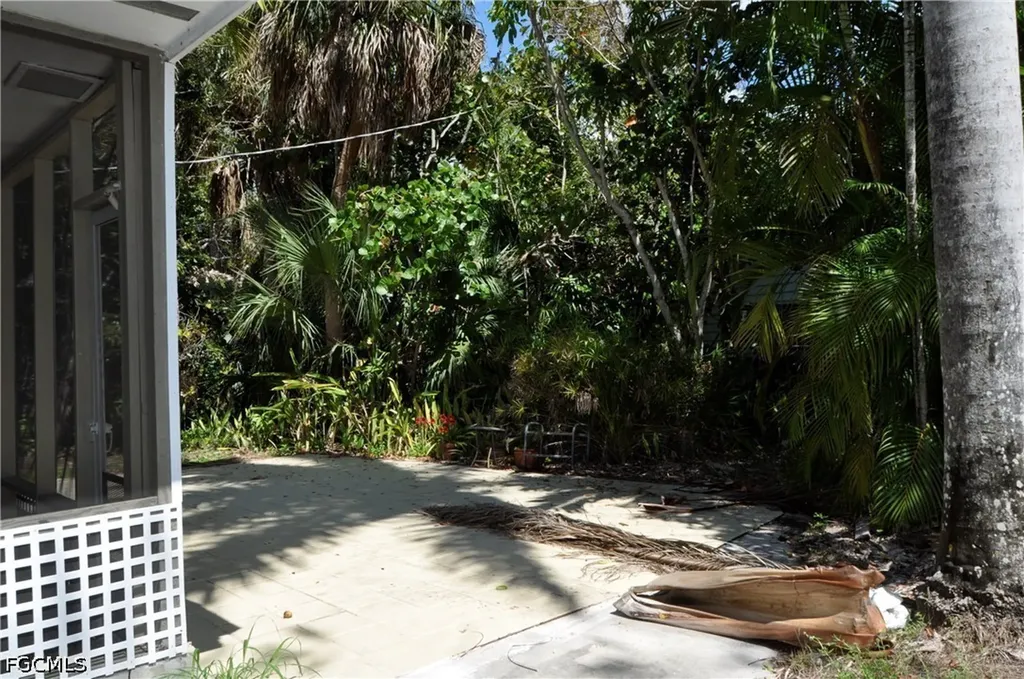 1435 Alcazar Avenue Fort Myers FL 33901