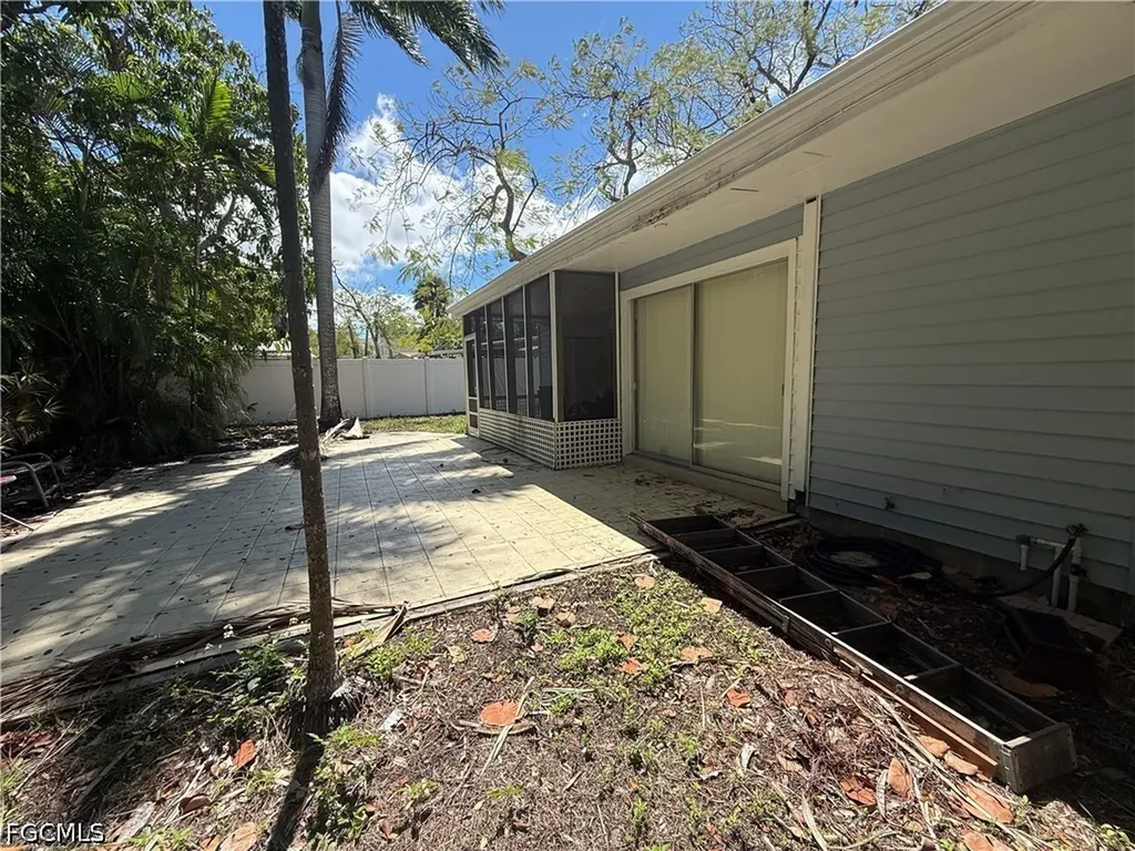 1435 Alcazar Avenue Fort Myers FL 33901