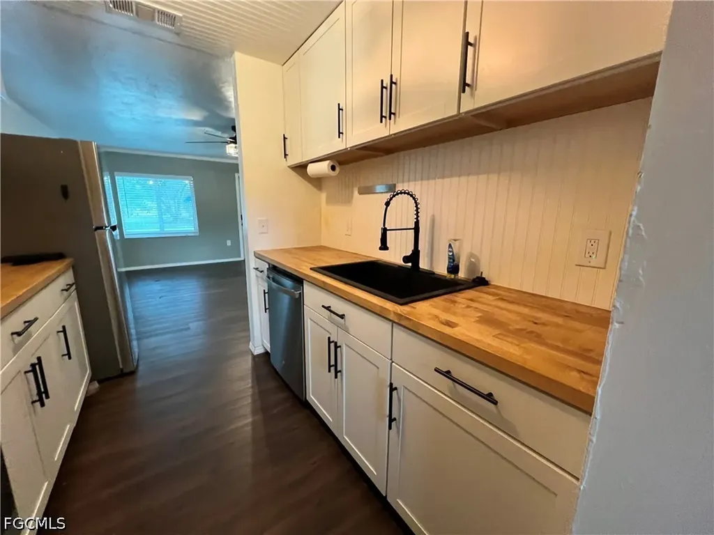 19113/115 Holly Road Fort Myers FL 33967