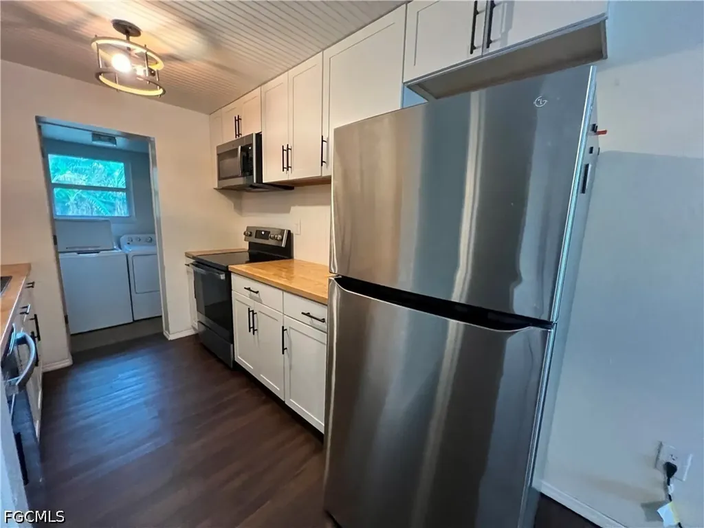 19113/115 Holly Road Fort Myers FL 33967