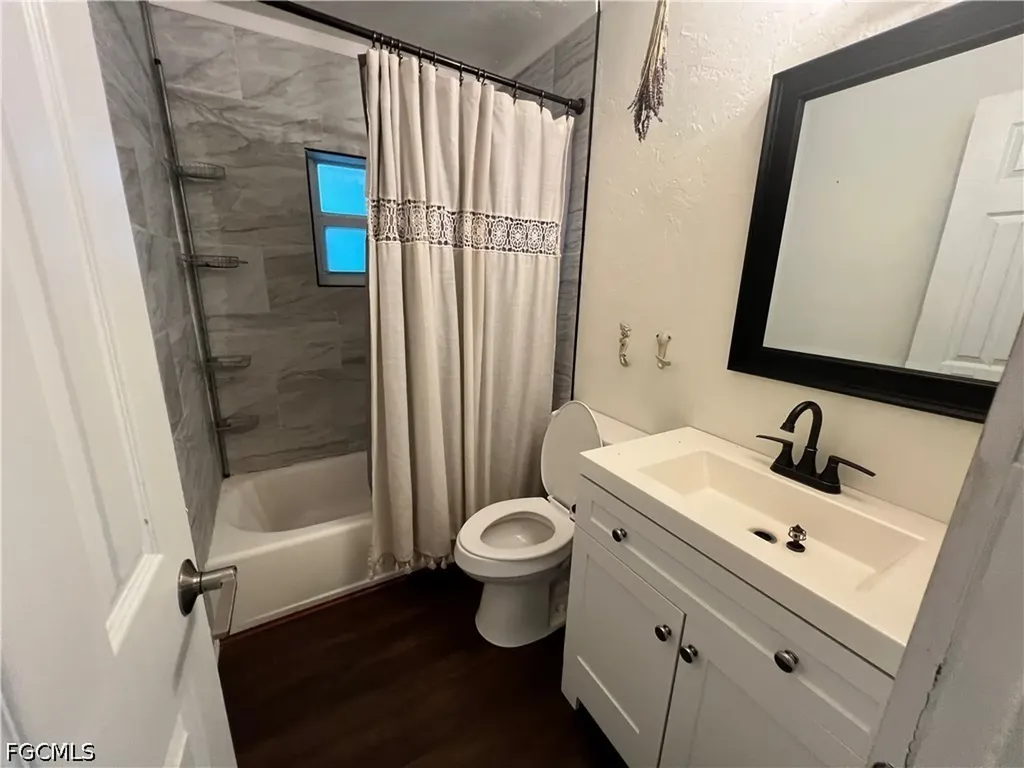 19113/115 Holly Road Fort Myers FL 33967