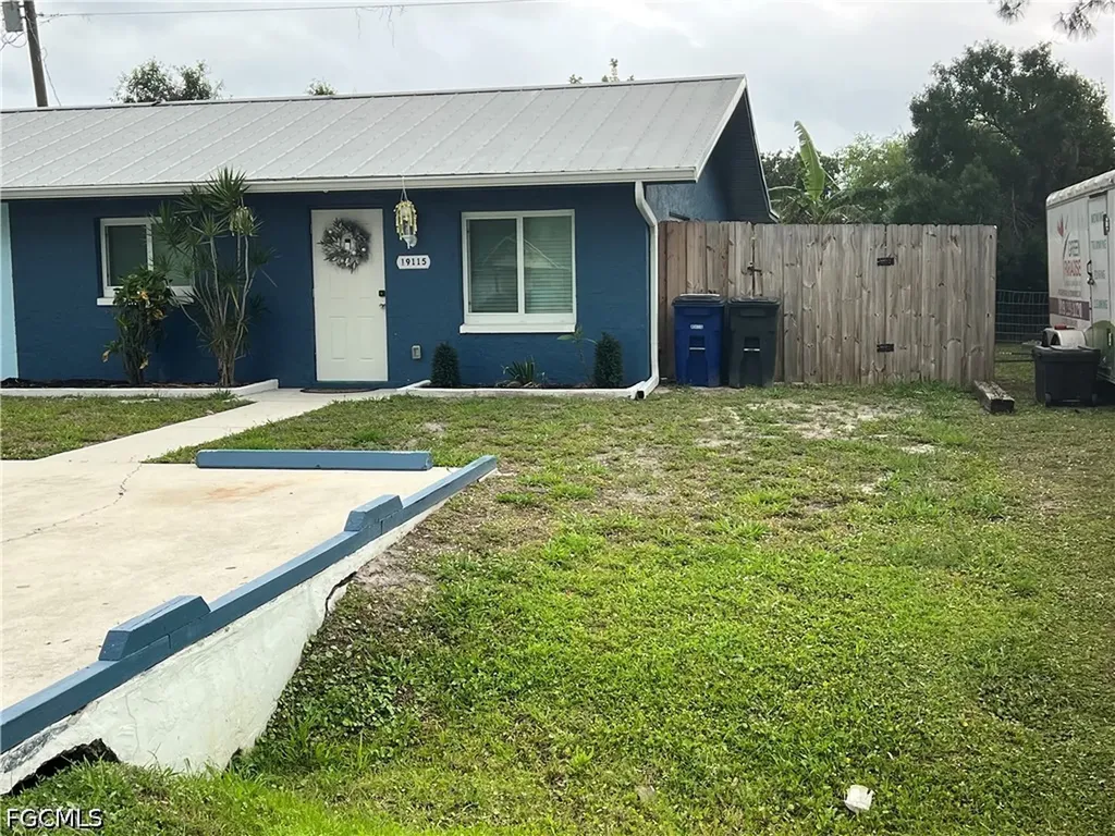 19113/115 Holly Road Fort Myers FL 33967