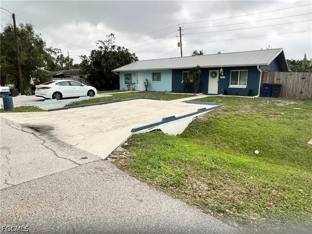 19113/115 Holly Road Fort Myers FL 33967