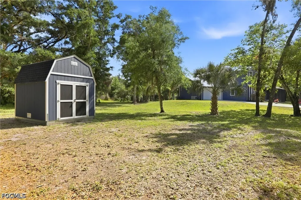 3081 Wakefield Lane Alva FL 33920