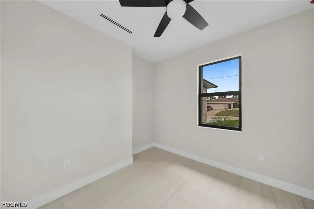 38 NE 8th Place Cape Coral FL 33909