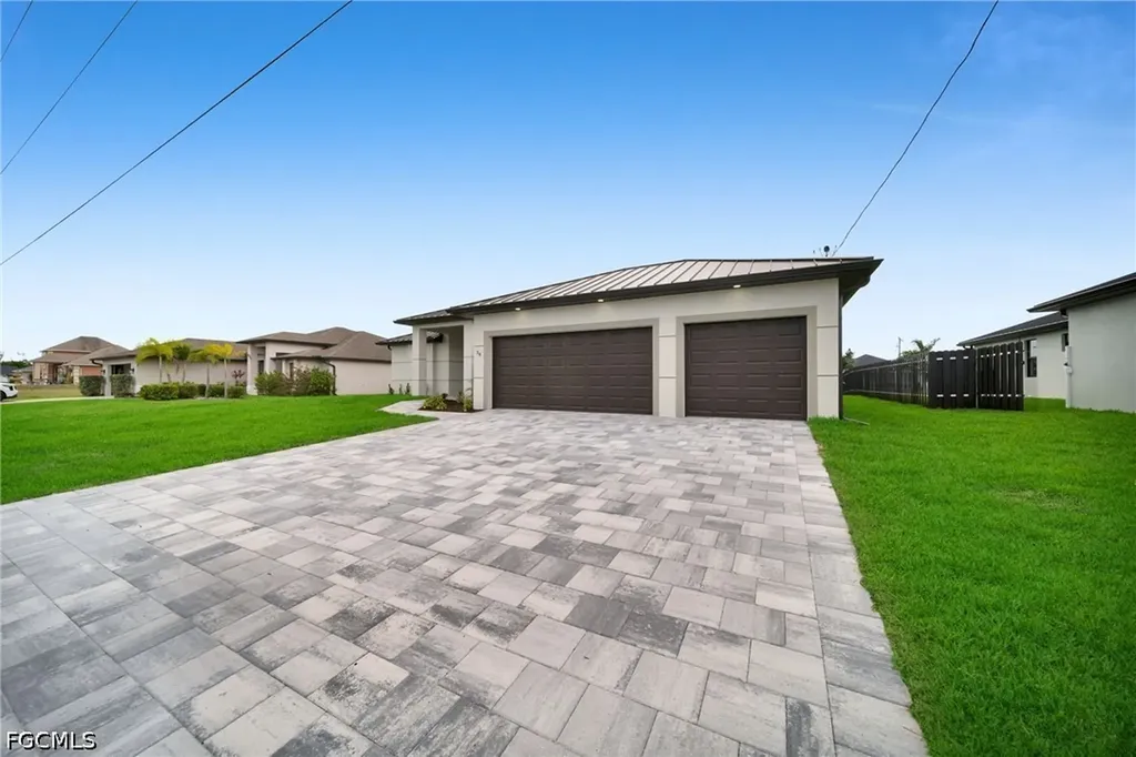 38 NE 8th Place Cape Coral FL 33909