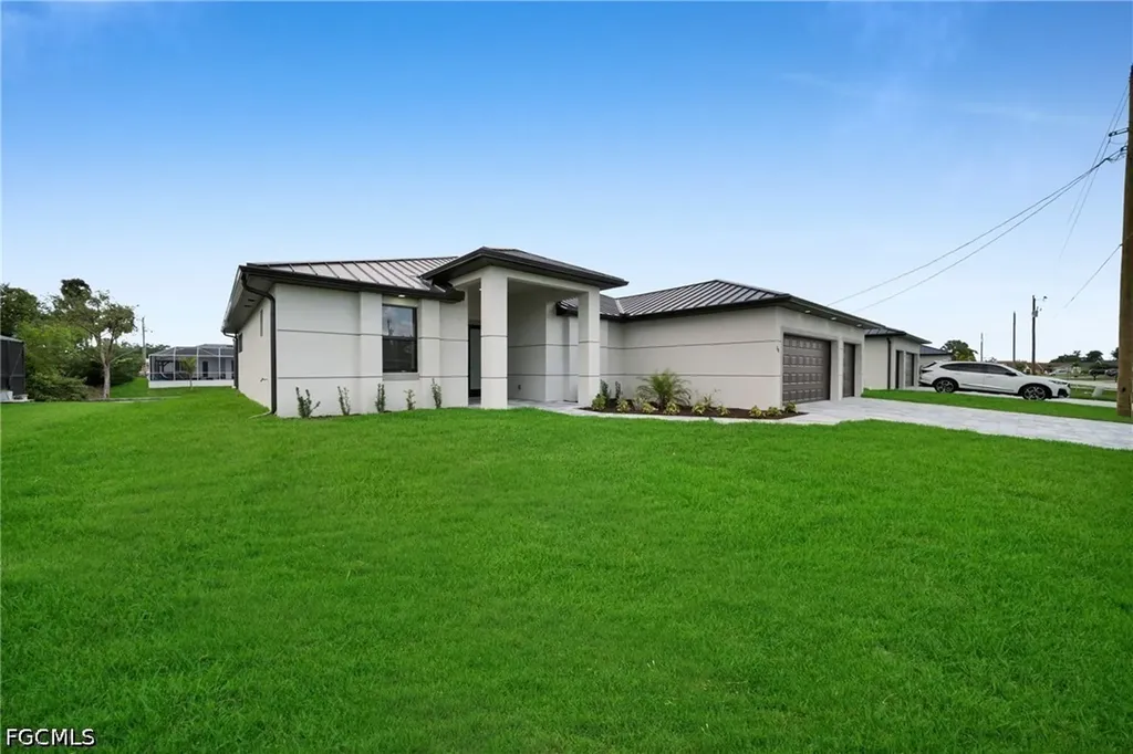 38 NE 8th Place Cape Coral FL 33909