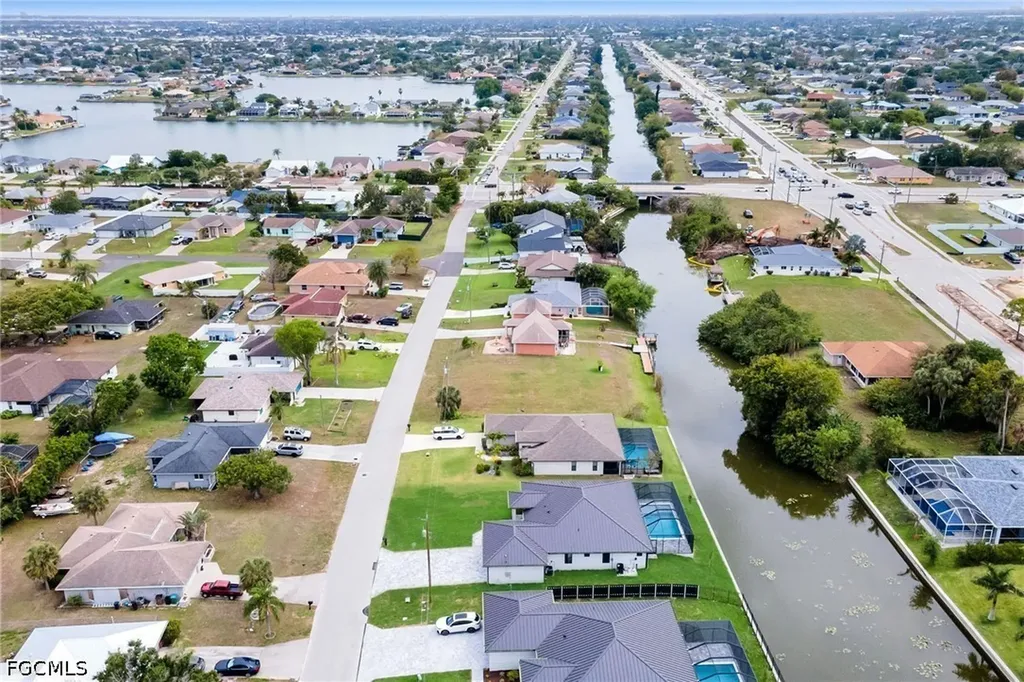 38 NE 8th Place Cape Coral FL 33909