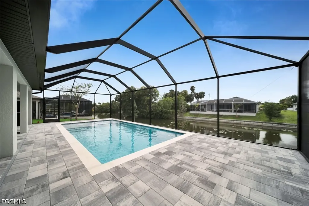 38 NE 8th Place Cape Coral FL 33909