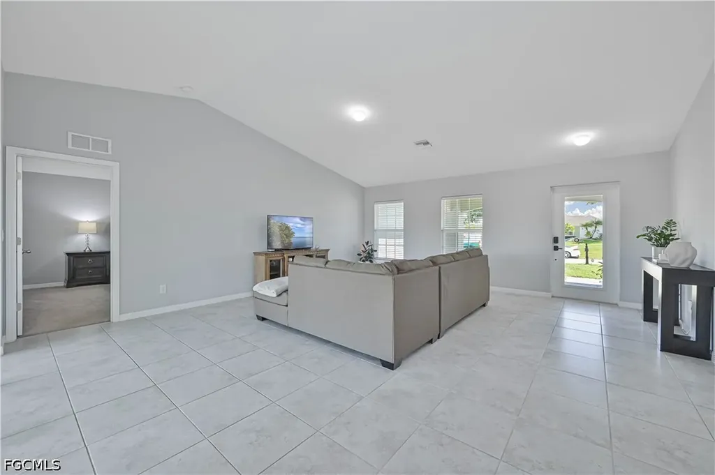 2433 NW 3rd Terrace Cape Coral FL 33993