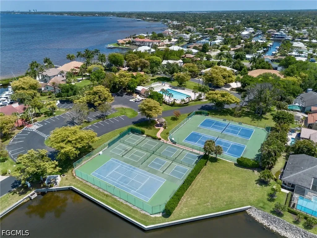 9819 Capstan Court Fort Myers FL 33919