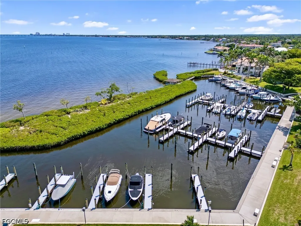 9819 Capstan Court Fort Myers FL 33919