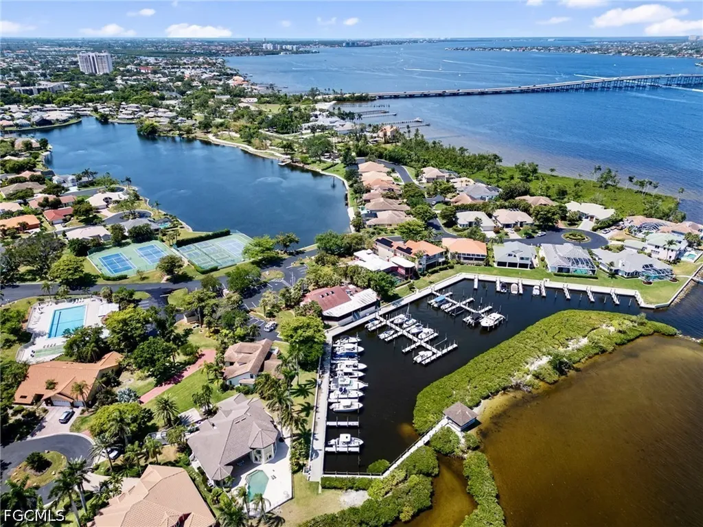 9819 Capstan Court Fort Myers FL 33919