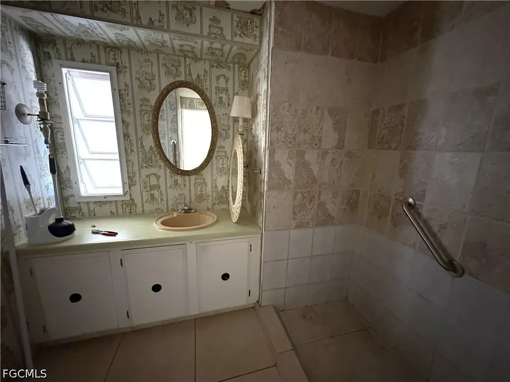 661 Coral Lane North Fort Myers FL 33917