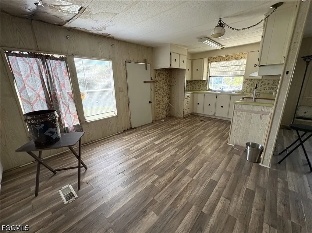 661 Coral Lane North Fort Myers FL 33917