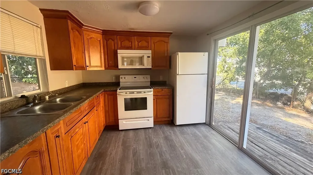 2039 Kurtz Street Fort Myers FL 33901