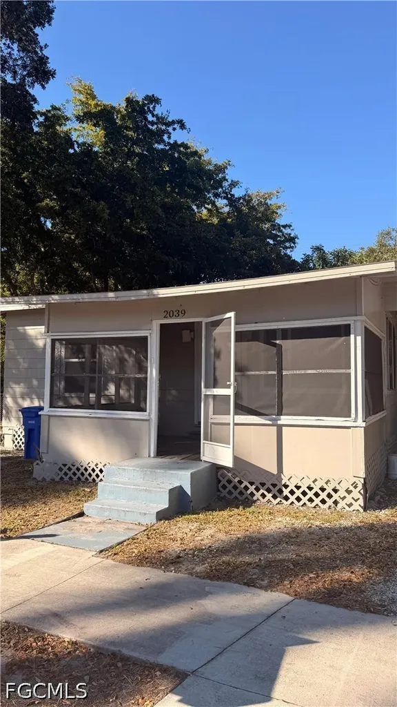 2039 Kurtz Street Fort Myers FL 33901