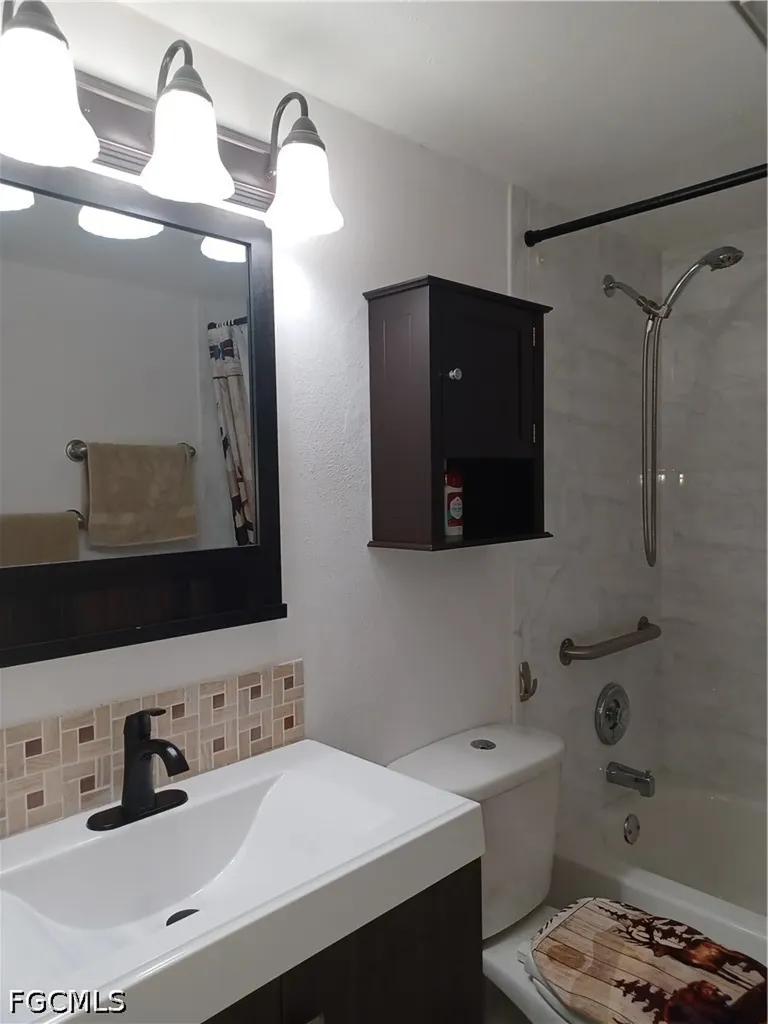 7086 Nantucket Circle North Fort Myers FL 33917