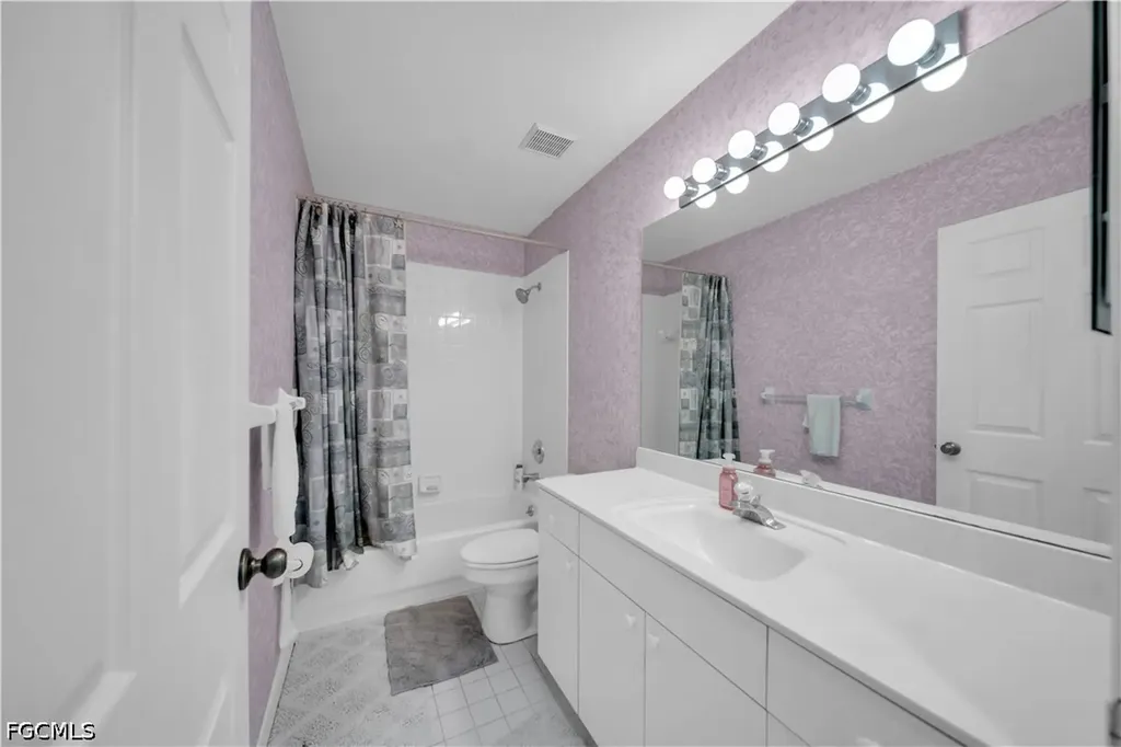 8460 Southbridge Drive Estero FL 33967