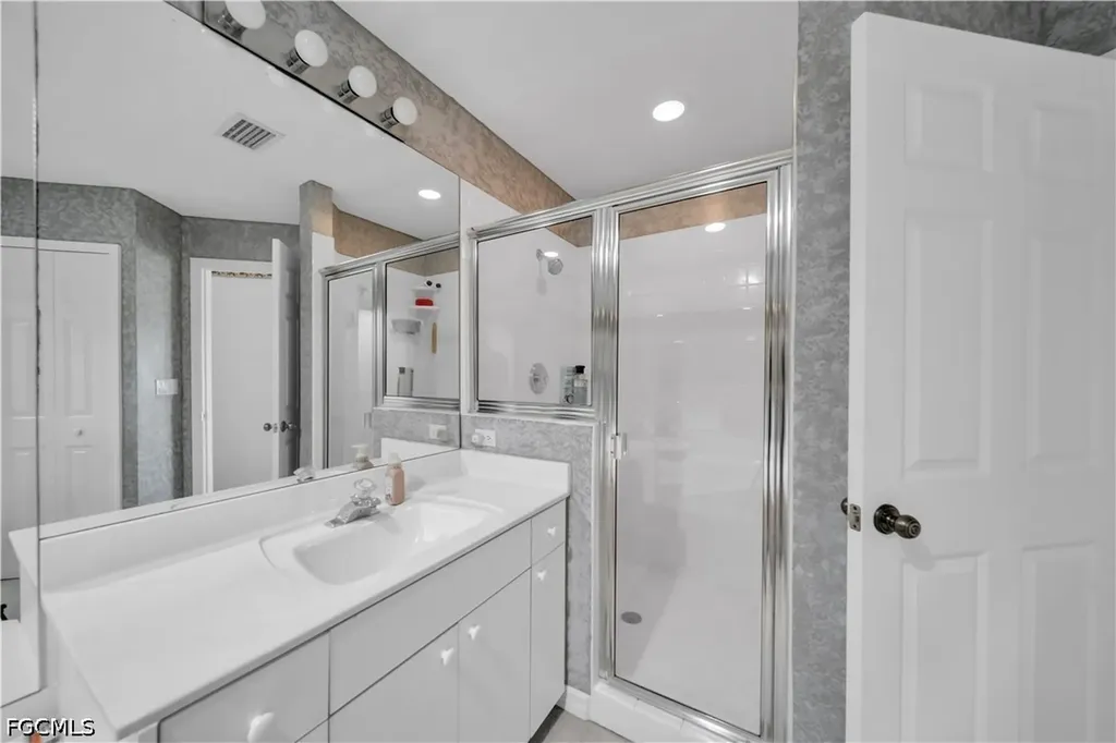 8460 Southbridge Drive Estero FL 33967