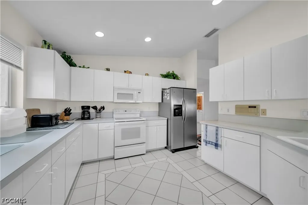 8460 Southbridge Drive Estero FL 33967