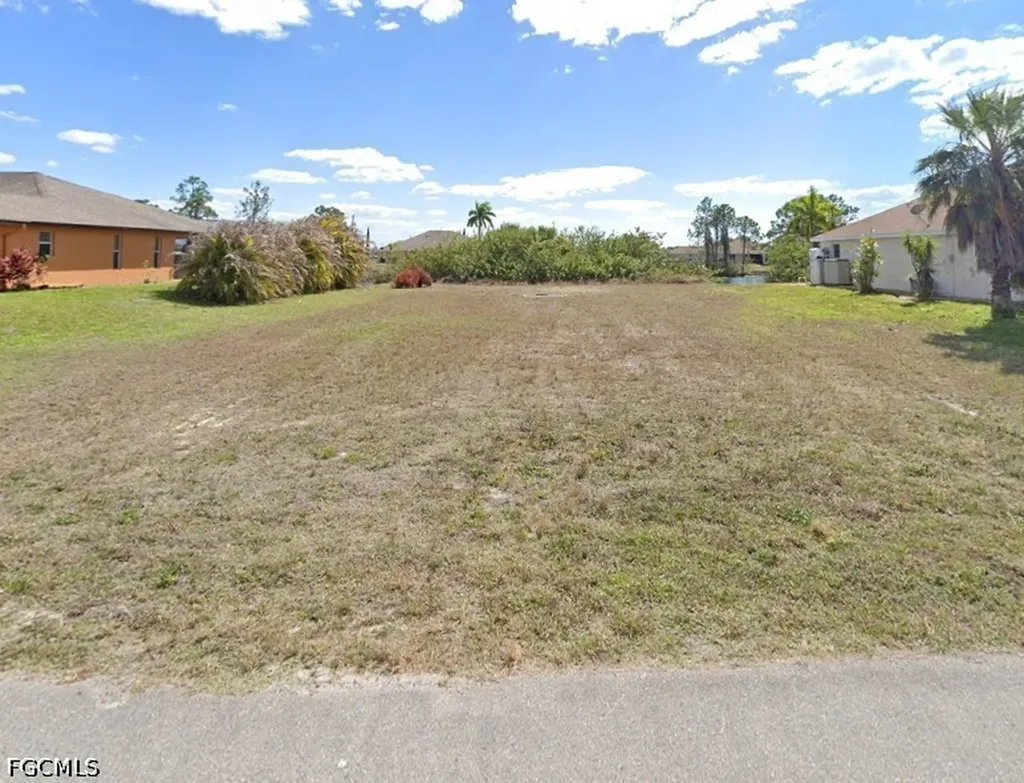 1116 NE 44th Lane Cape Coral FL 33909