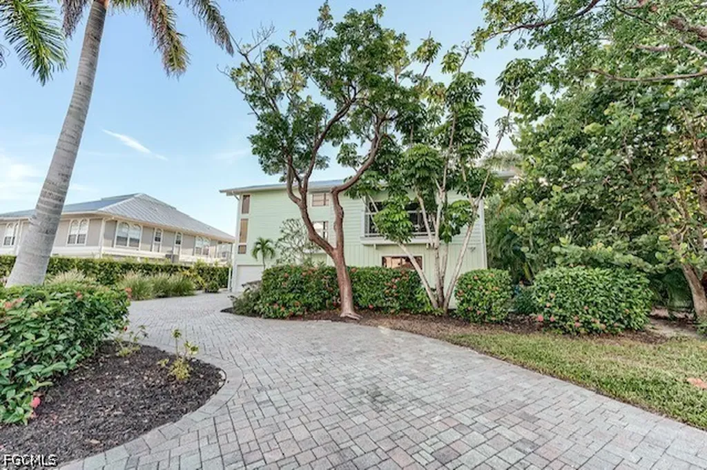 18292 Deep Passage Lane Fort Myers Beach FL 33931