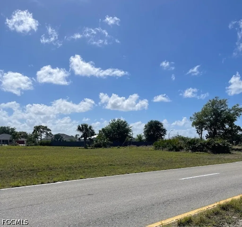 2941 - 3001 Santa Barbara Boulevard N Cape Coral FL 33993