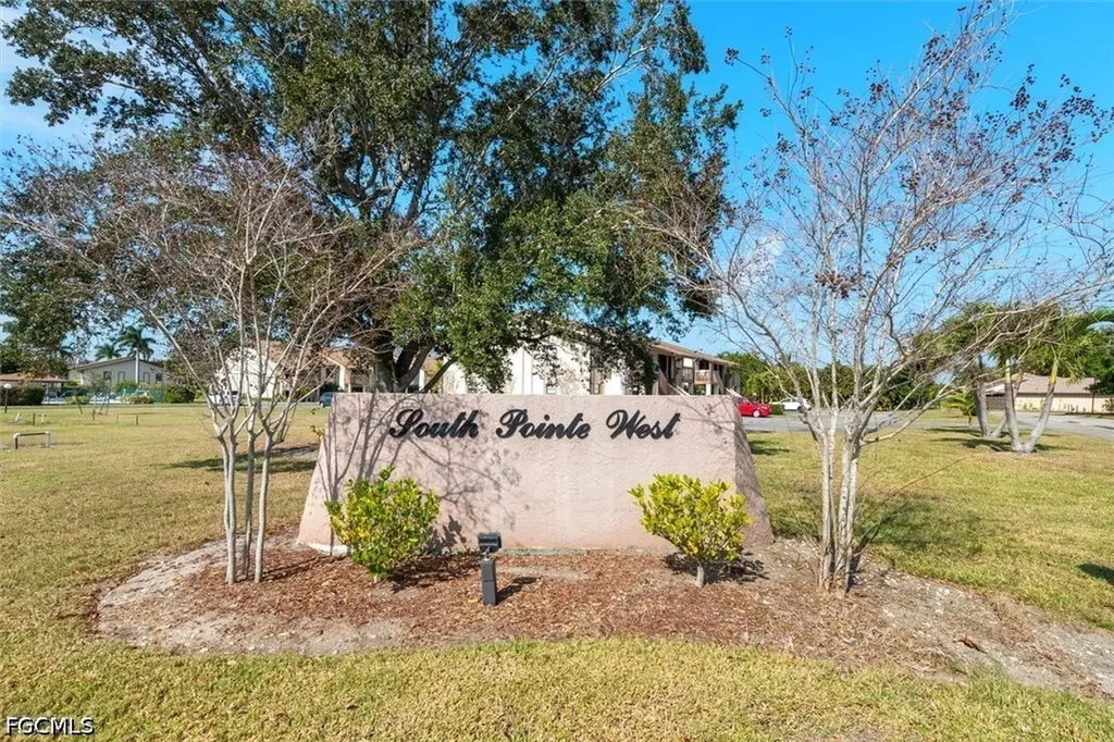 9380 Lennex Lane Fort Myers FL 33919