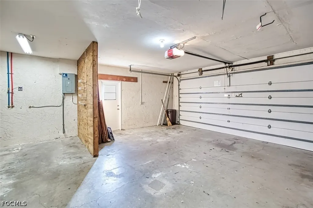 1221 SW 49th Street Cape Coral FL 33914