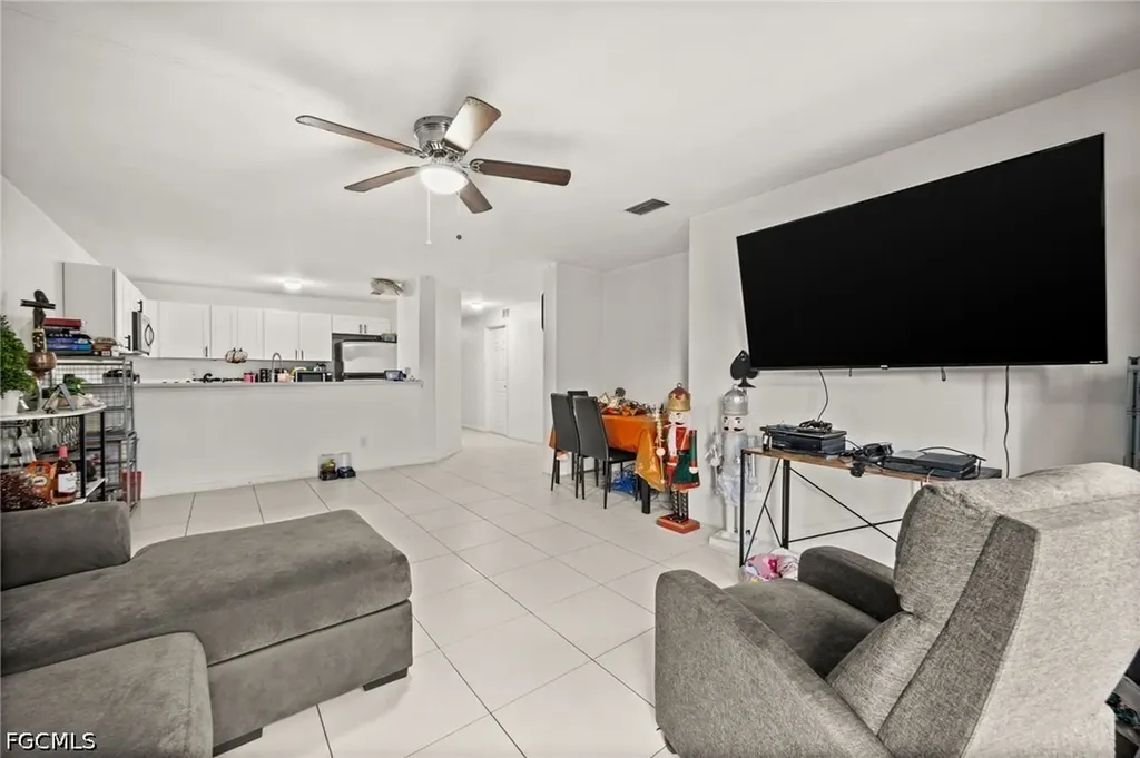 4541/4543 27th Street SW Lehigh Acres FL 33973