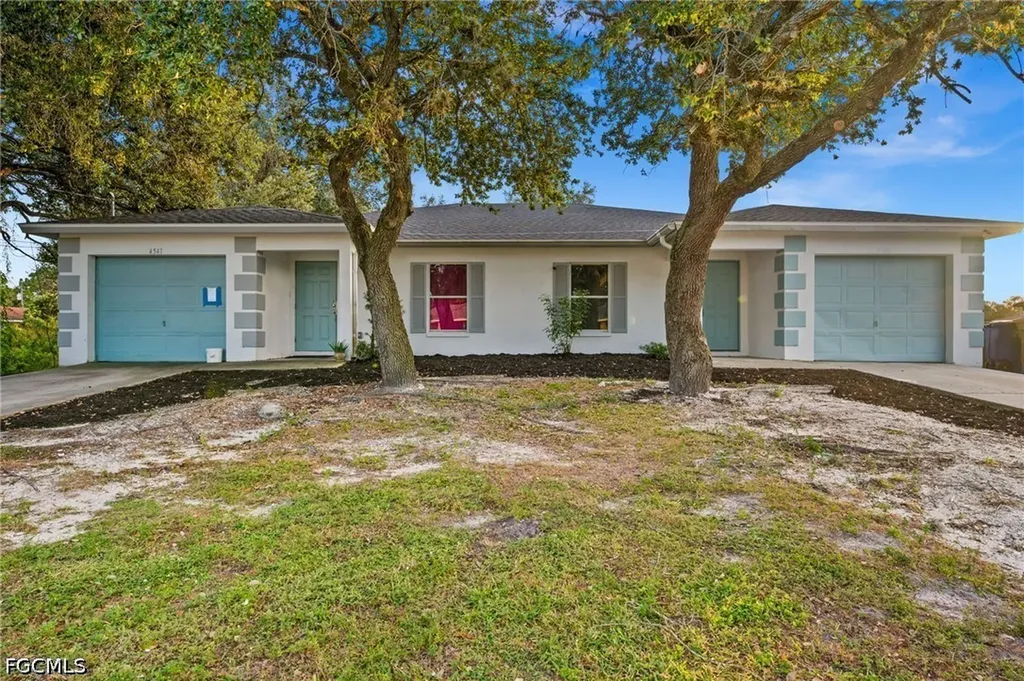 4541/4543 27th Street SW Lehigh Acres FL 33973