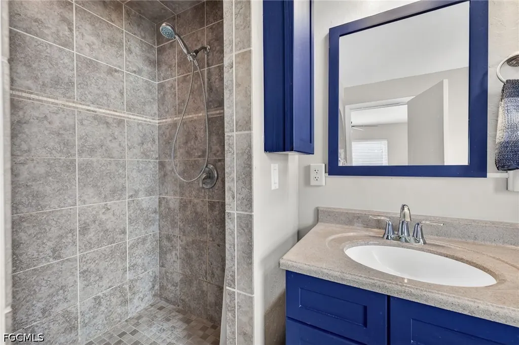 4547 SE 11th Avenue Cape Coral FL 33904