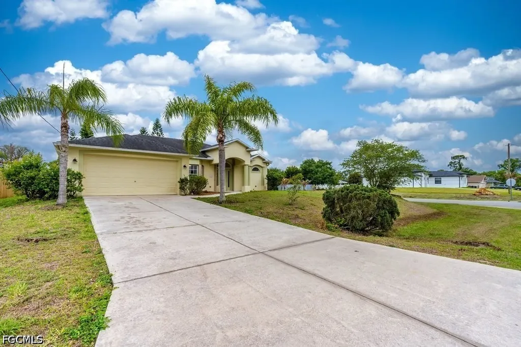 2519 9th Street W Lehigh Acres FL 33971