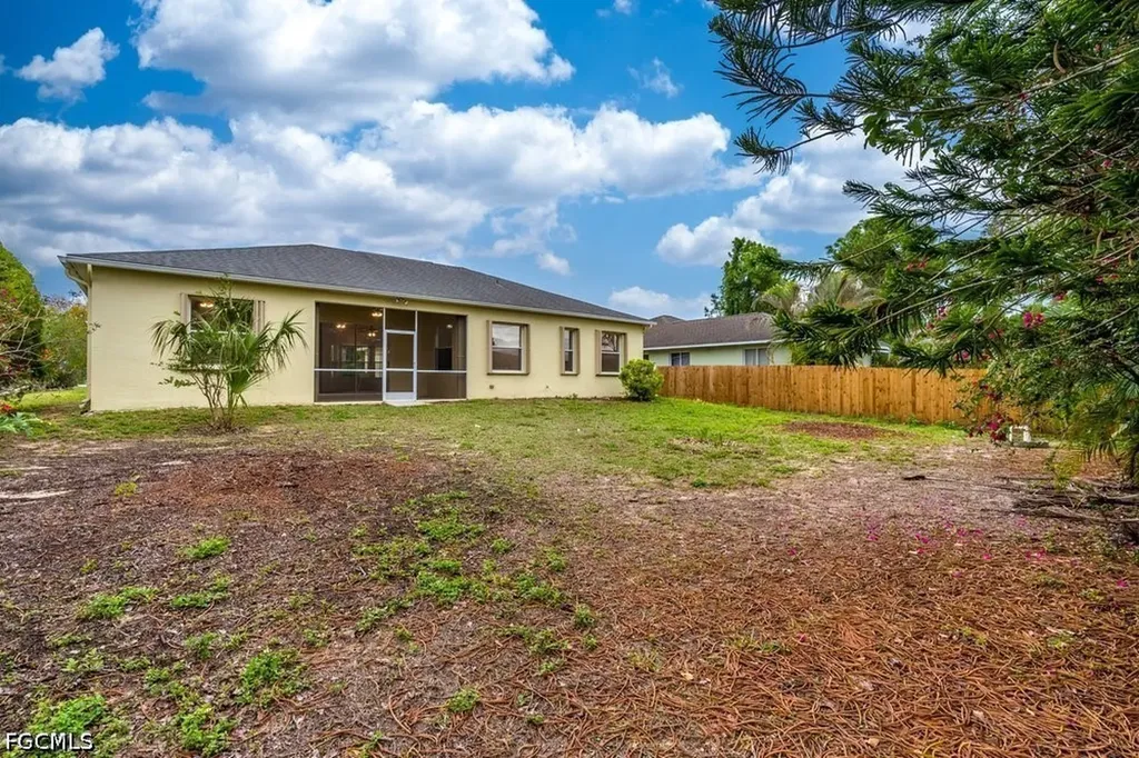 2519 9th Street W Lehigh Acres FL 33971