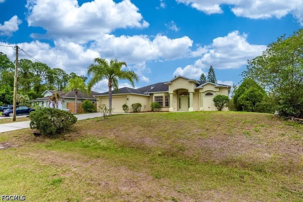 2519 9th Street W Lehigh Acres FL 33971