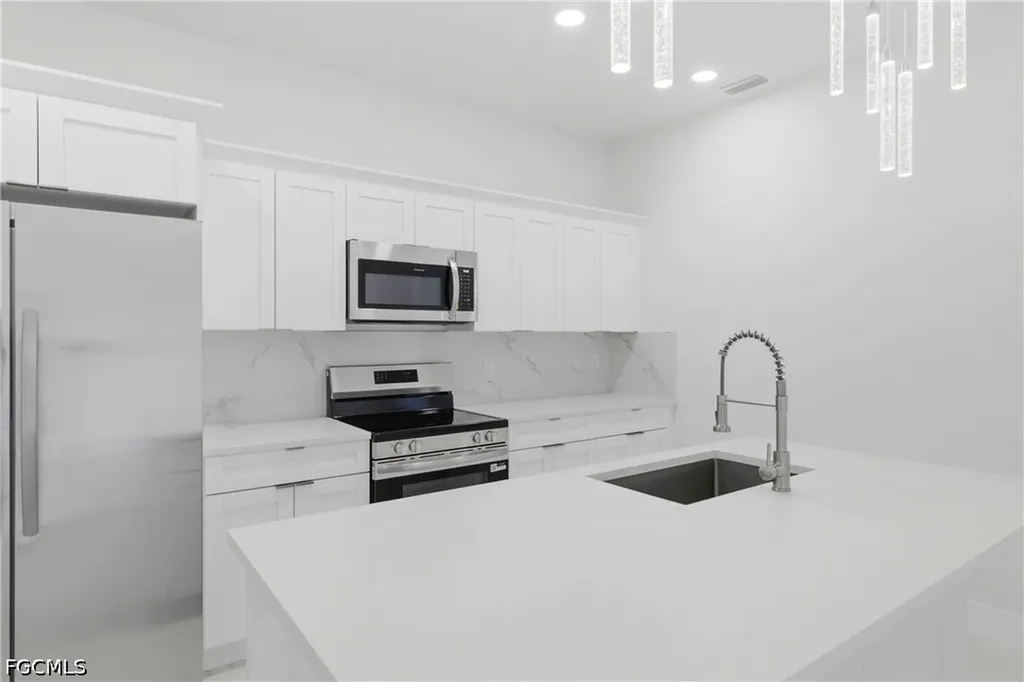337 NE 13th Street Cape Coral FL 33909