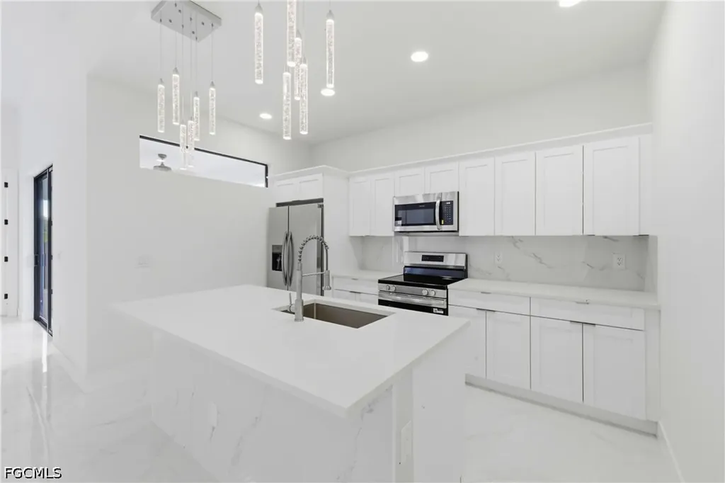 337 NE 13th Street Cape Coral FL 33909