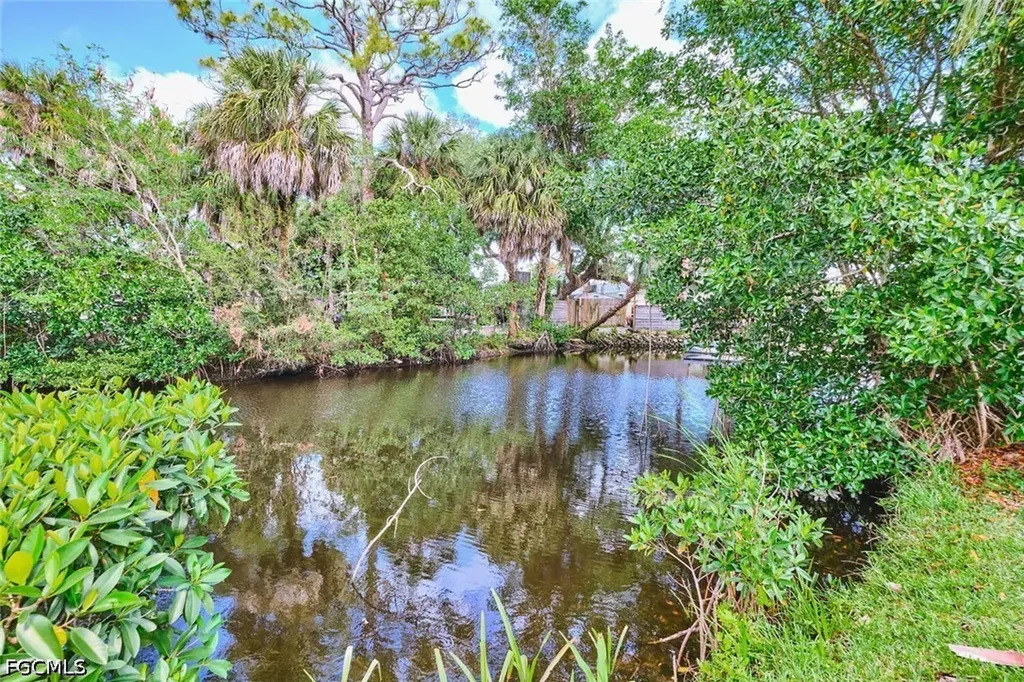 15256 Riverbend Boulevard North Fort Myers FL 33917
