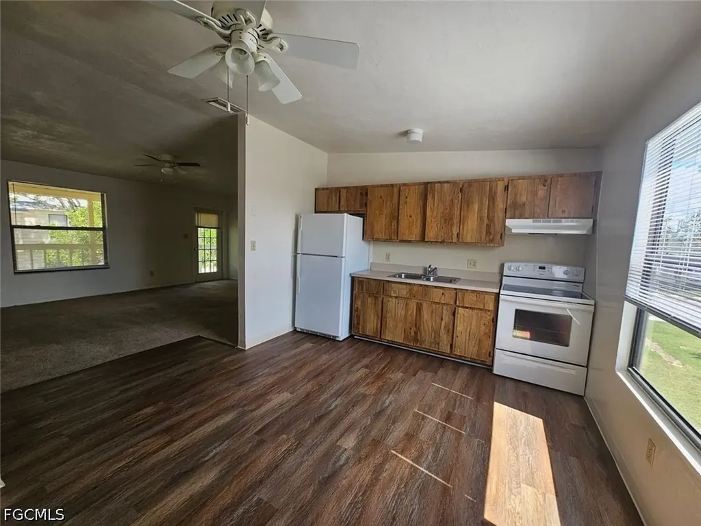 626 SE 13th Court Cape Coral FL 33990