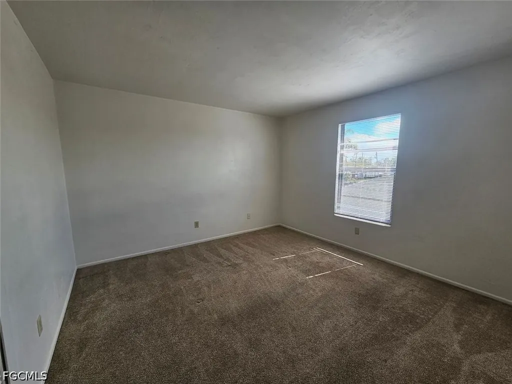 626 SE 13th Court Cape Coral FL 33990