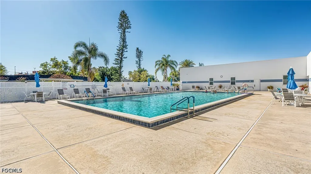 6834 Bogey Drive Fort Myers FL 33919