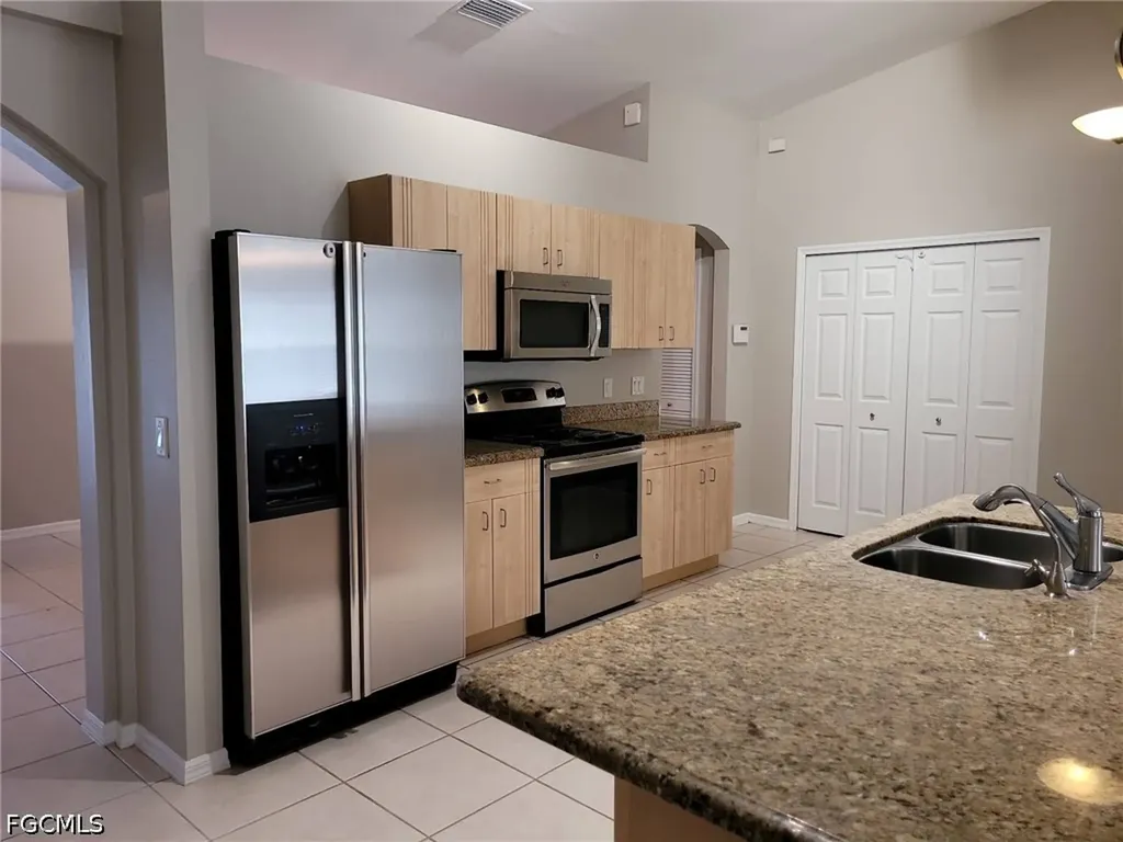 1702 NE 33rd Street Cape Coral FL 33909