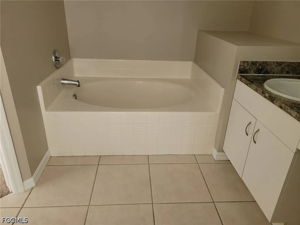 1702 NE 33rd Street Cape Coral FL 33909