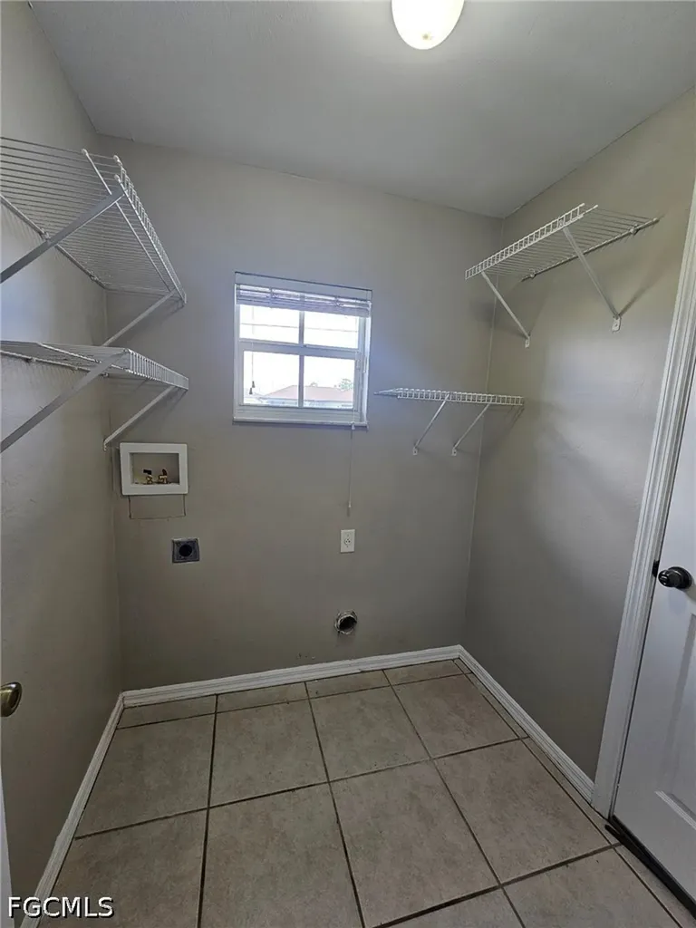 1702 NE 33rd Street Cape Coral FL 33909