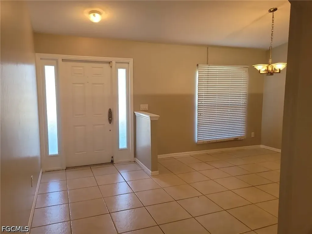 1702 NE 33rd Street Cape Coral FL 33909