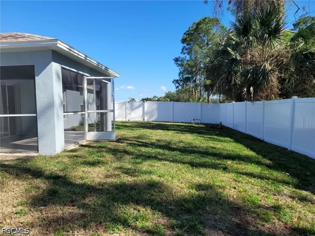 1702 NE 33rd Street Cape Coral FL 33909