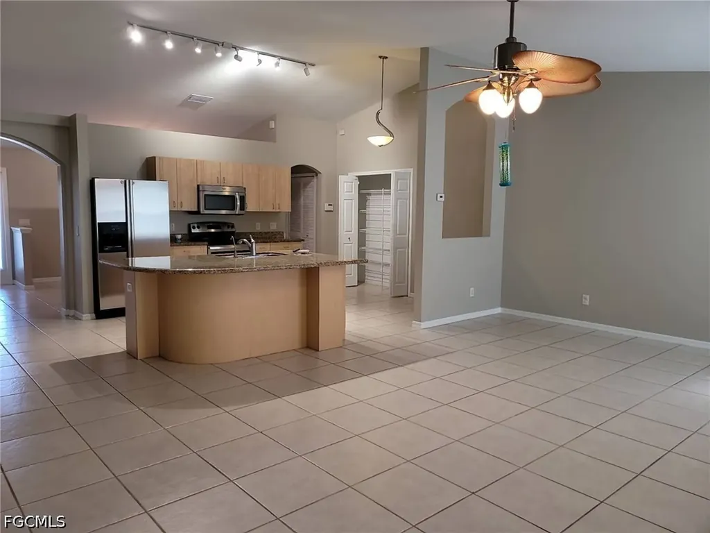 1702 NE 33rd Street Cape Coral FL 33909