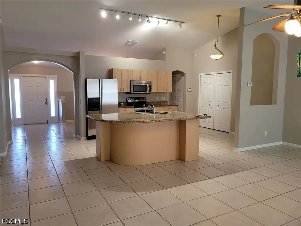 1702 NE 33rd Street Cape Coral FL 33909